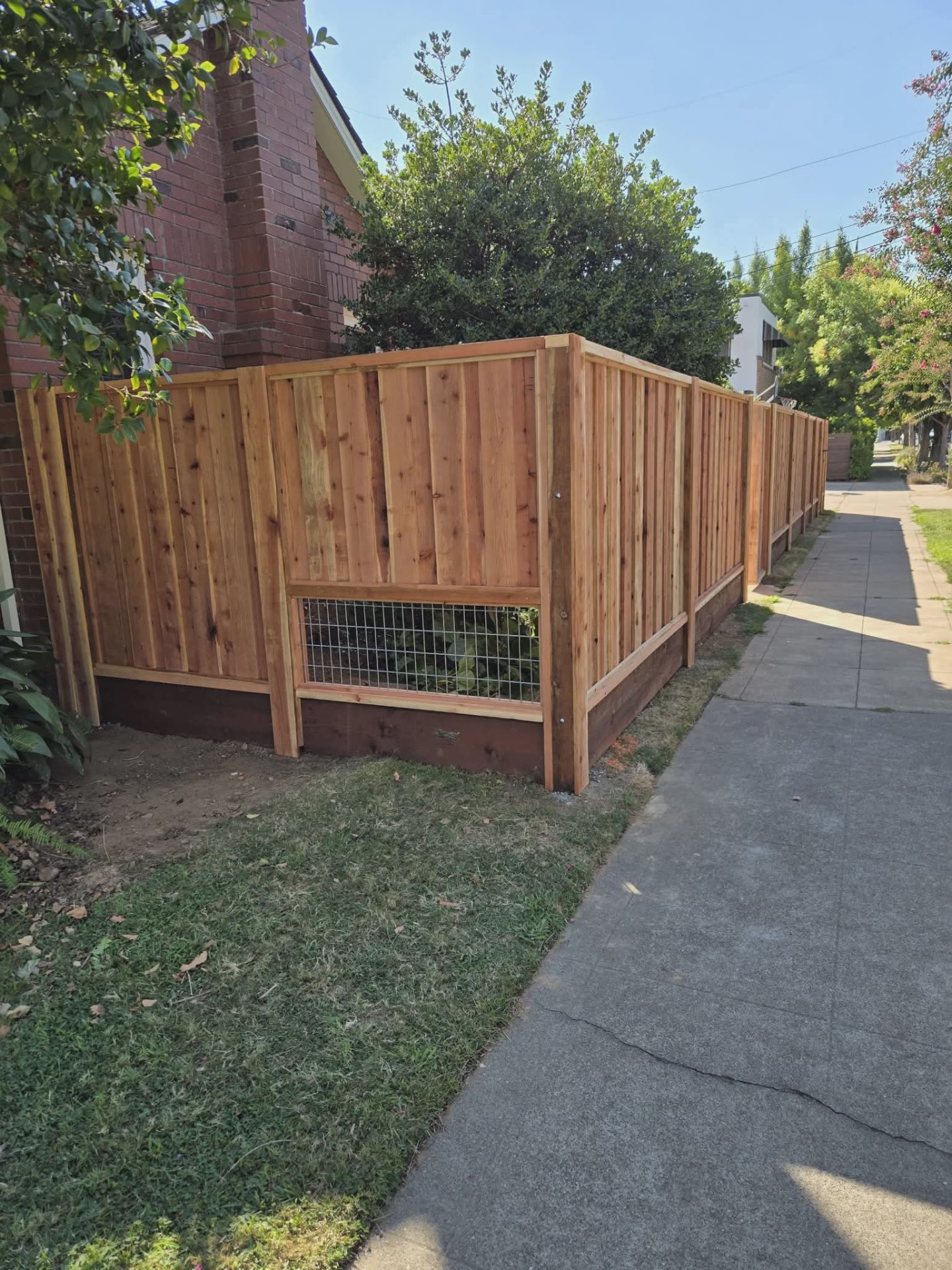Picture-Frame Fence